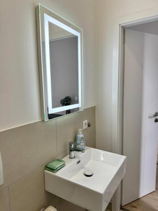 Homestay Heaven Homes - Mit Bad In Der Naehe Von Hbf Dusseldorf
